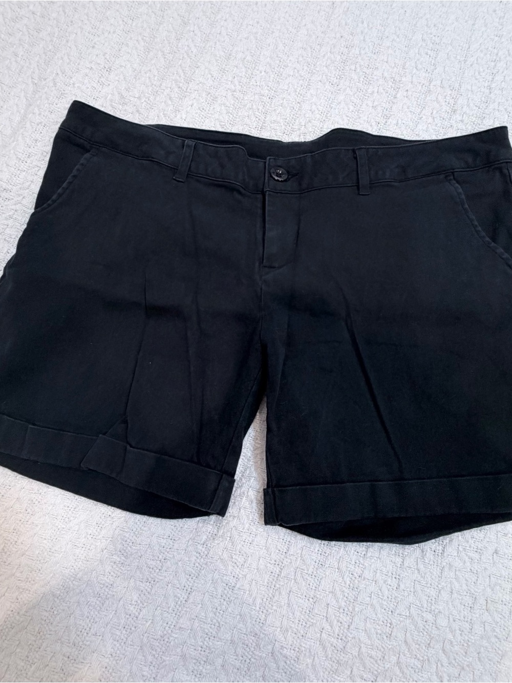 Skye Women’s Black Cuffed Chino Shorts | Size XL